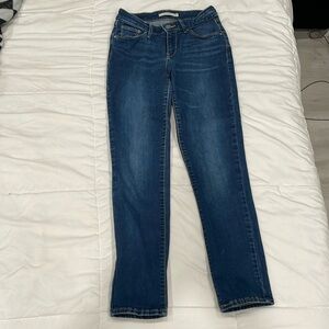 Levi’s mid rise skinny jean